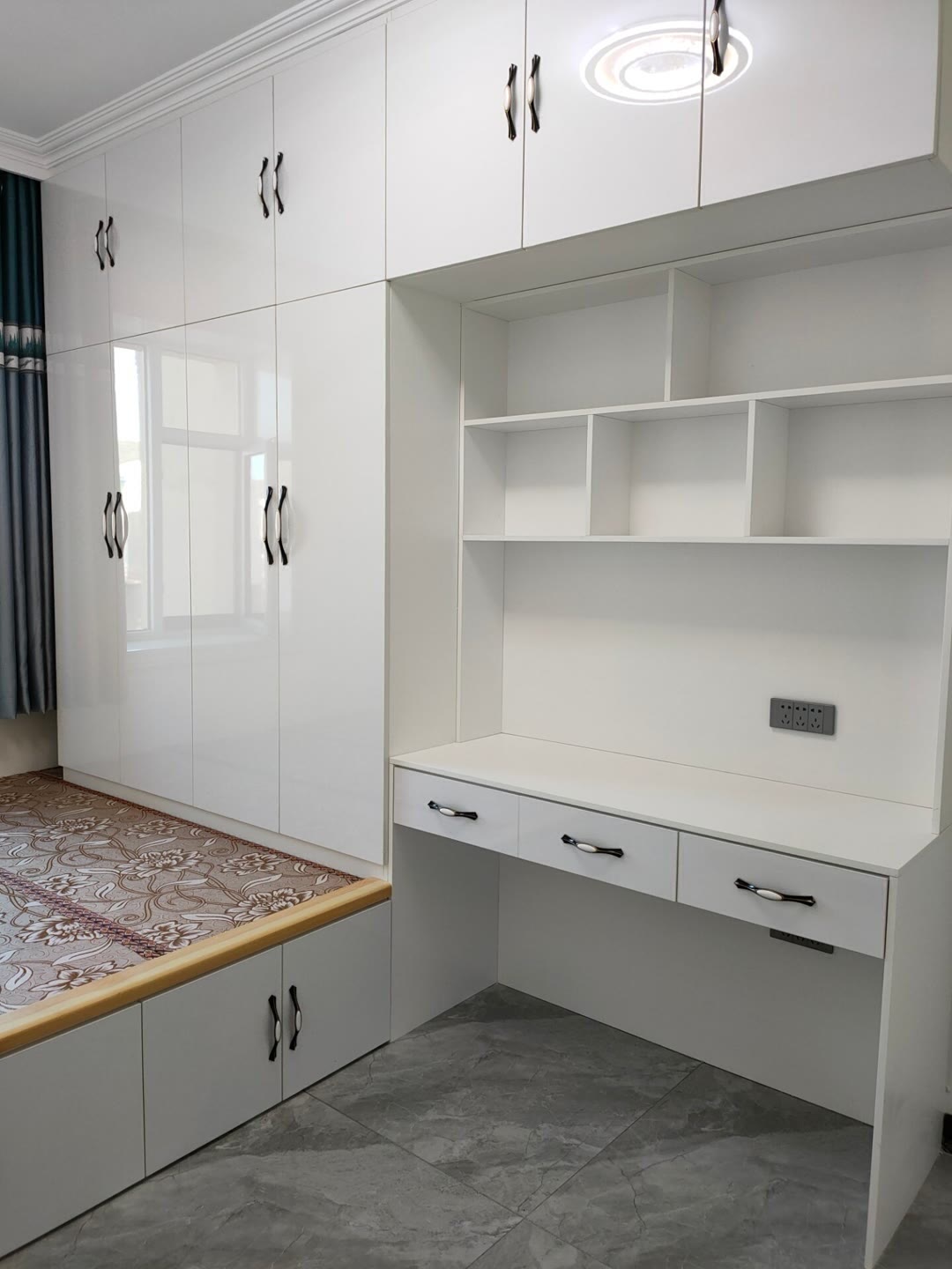 Home Bathroom Dimensions - Armadio e Libreria Integrati in Stile